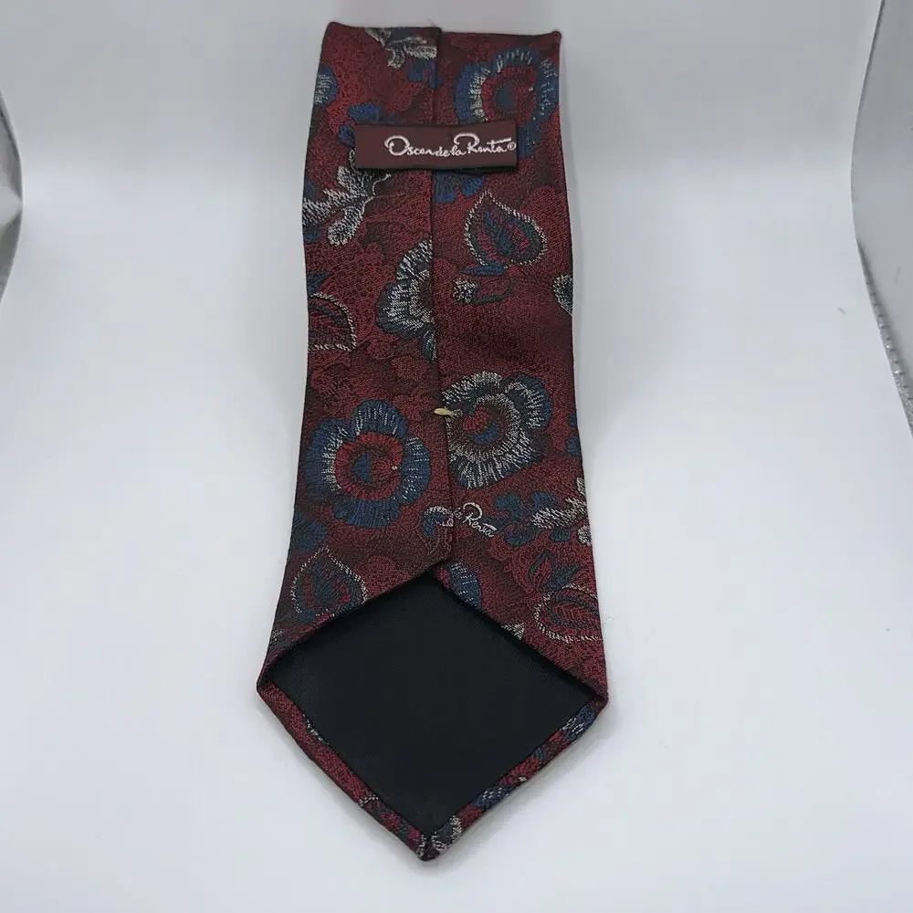 Oscar de la Renta Silk‎ Tie Red Floral Paisley Classic 56” Designer Necktie